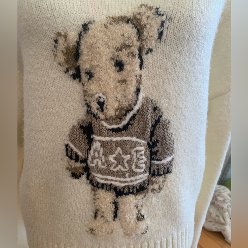 NWOT American Eagle Outfitters Cream Sweater with Bear Design